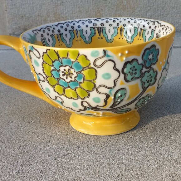 ANTHROPOLOGIE Elka Ayaka Oversized MUG Yellow Floral Twisted Handl Pedes… - Picture 4 of 13
